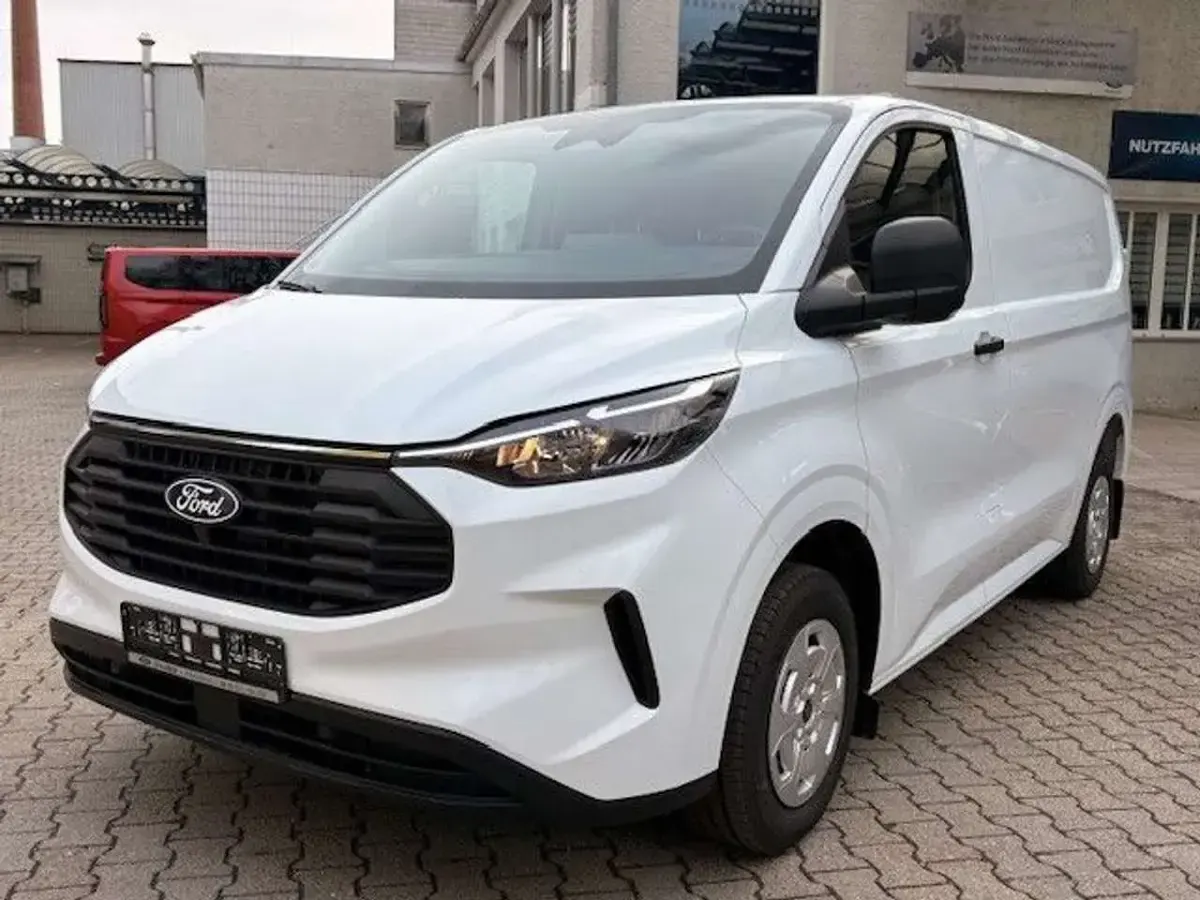 Neu Ford Transit Custom Trend 136 PS (100 kW) 2026 Weiß Van / Kleinbus