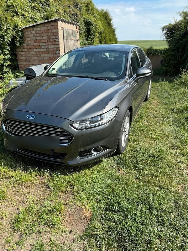 Grau Gebraucht 2016 Ford Mondeo Titanium Limousine | 9.000 € (Superpreis) - Bild 1/4