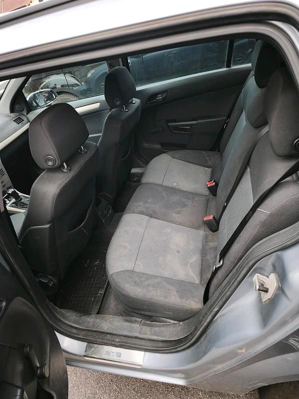 Gebraucht Opel Astra 100 PS (73 kW) 2007 Silber Kombi