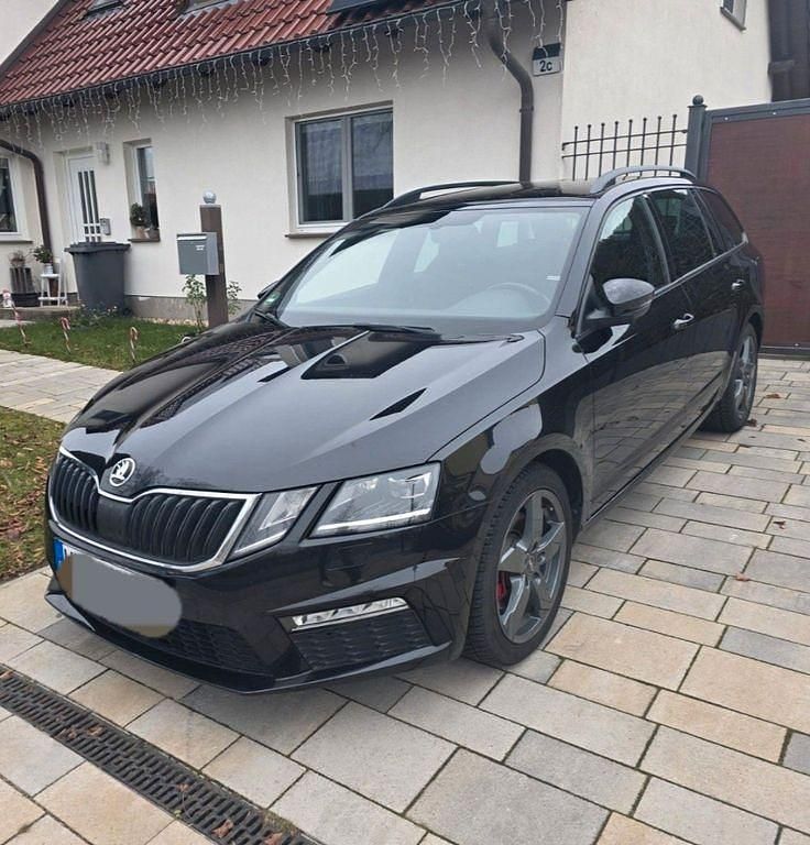 Schwarz Gebraucht 2017 Skoda Octavia RS Kombi | 14.400 € (Fairer Preis) - Bild 1/4