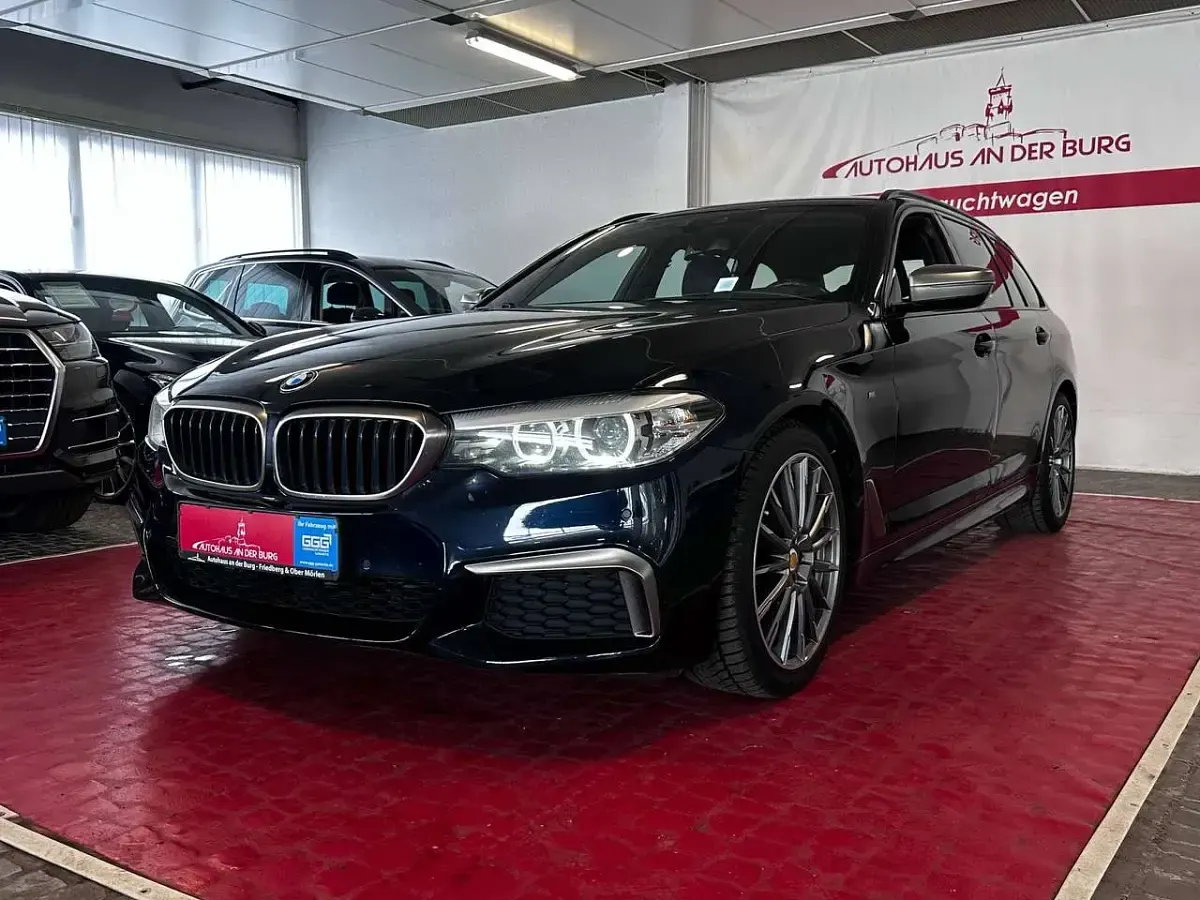 Gebraucht BMW M550 Performance 400 PS (294 kW) 2019 Carbonschwarz metallic Limousine