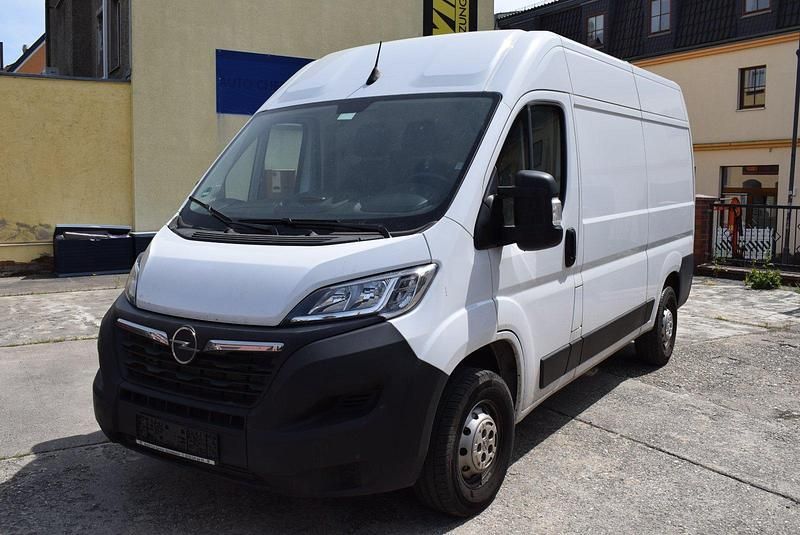 Weiß Gebraucht 2023 Opel Movano Van | 19.900 € - Bild 1/4