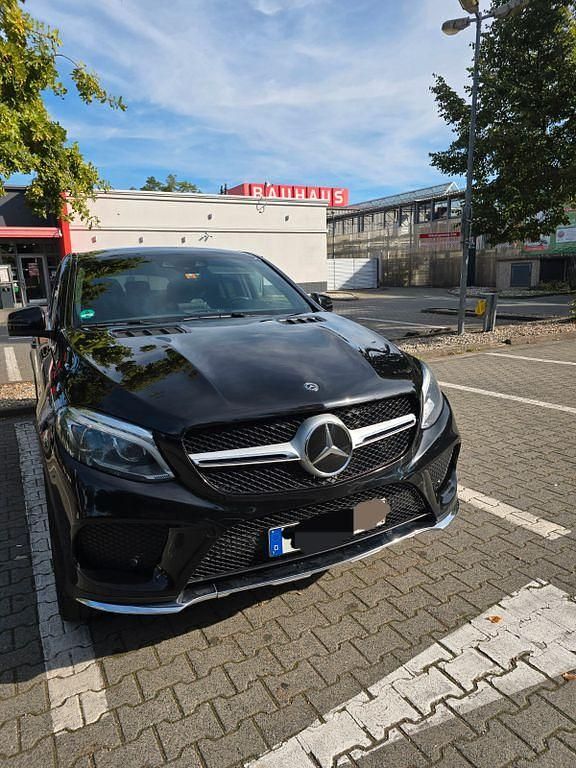 Schwarz Gebraucht 2018 Mercedes GLE400 AMG SUV | 32.000 € (Fairer Preis) - Bild 1/4