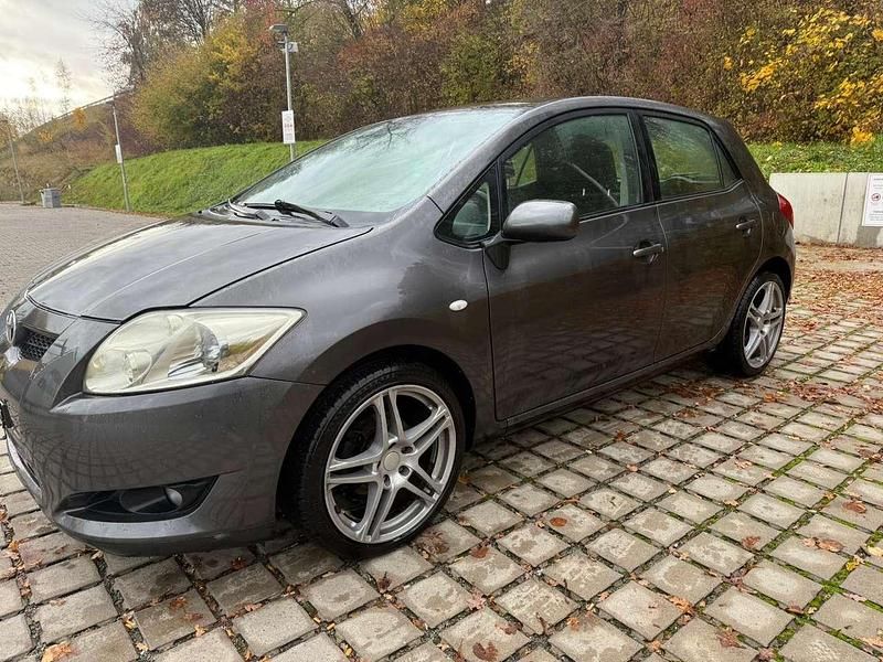 Grau Gebraucht 2007 Toyota Auris Executive Limousine | 2.490 € (Guter Preis) - Bild 1/4