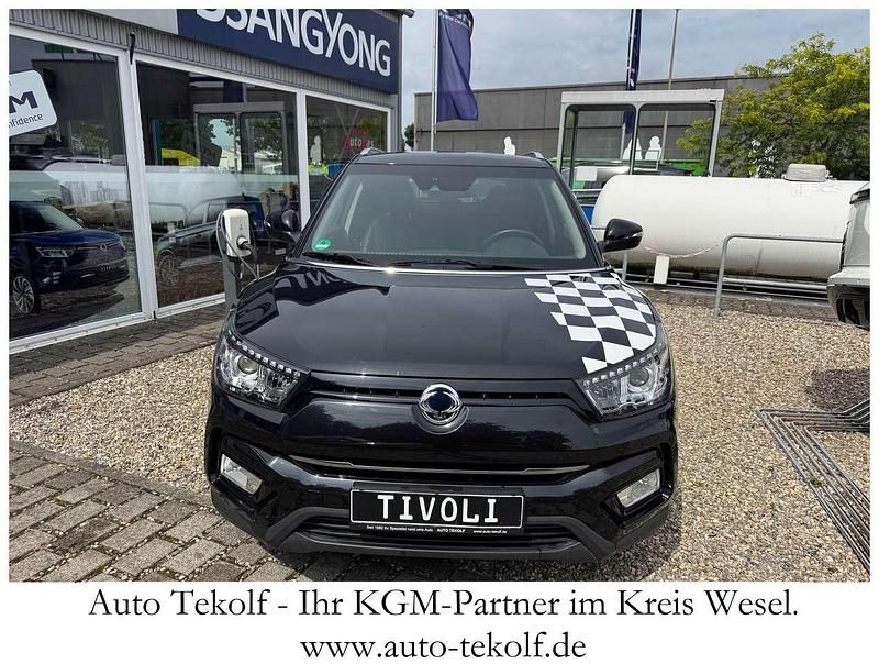 Space black mica Gebraucht 2019 Ssangyong Tivoli SUV | 12.350 € (Guter Preis) - Bild 1/4