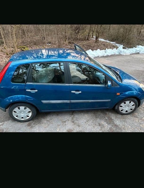 Gebraucht Ford Fiesta 75 PS (55 kW) 2006 Blau Kleinwagen