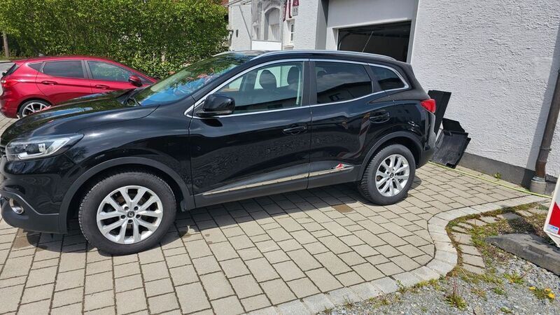 Schwarz Gebraucht 2018 Renault Kadjar Collection SUV | 11.999 € (Fairer Preis) - Bild 1/4