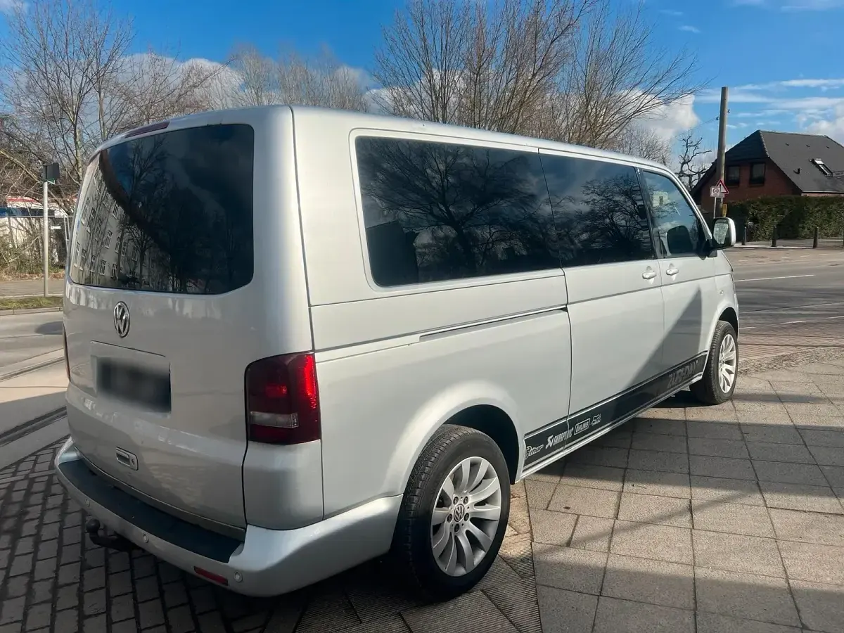 Używany VW Caravelle 174 KM (127 kW) 2009 Srebrny Van