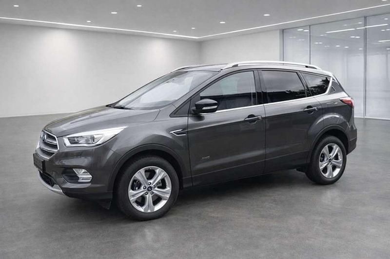 Gebraucht Ford Kuga Titanium 150 PS (110 kW) 2017 Grau (metallic) SUV
