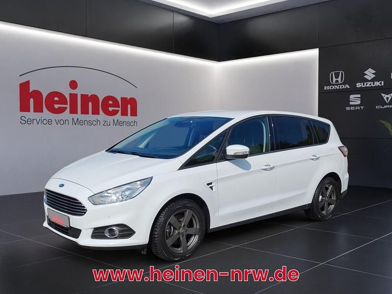 Weiß Gebraucht 2017 Ford S-MAX Business Edition Van / Kleinbus | 17.799 € (Fairer Preis) - Bild 1/4