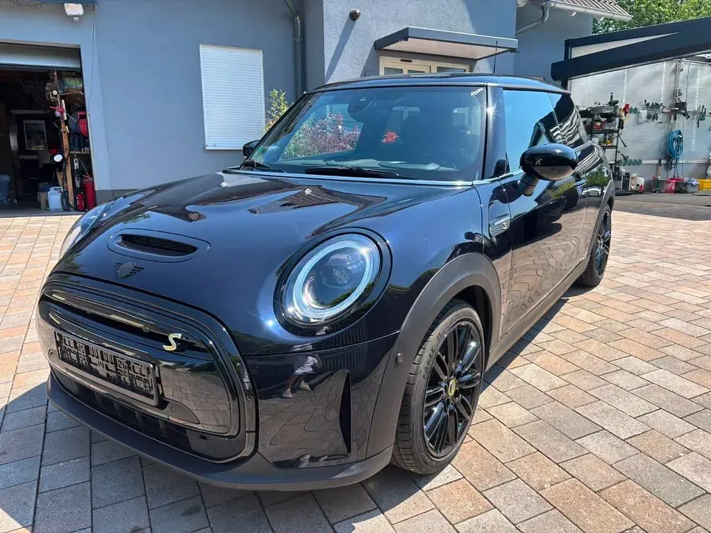 Gebraucht Mini Cooper SE 135 kW (184 PS) 2023 Enigmatic black Kleinwagen