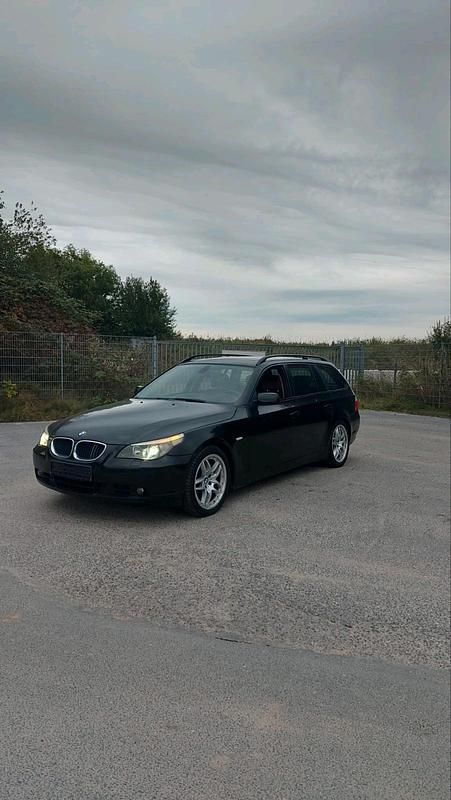 Schwarz Gebraucht 2004 BMW 530 Kombi | 2.450 € (Superpreis) - Bild 1/4