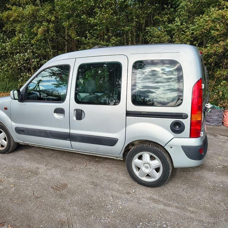 Silber Gebraucht 2004 Renault Kangoo Expression Van / Kleinbus | 1.950 € (Superpreis) - Bild 1/4