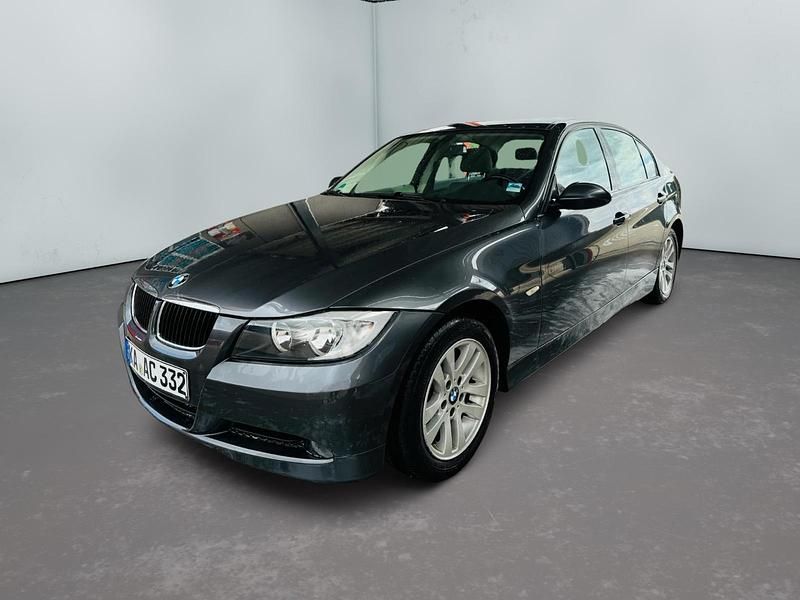 Grau Gebraucht 2007 BMW 318 Limousine | 2.250 € (Fairer Preis) - Bild 1/4