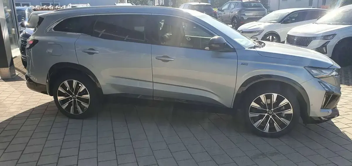 Gebraucht Renault Espace 200 PS (147 kW) 2025 Baltikumgrau SUV