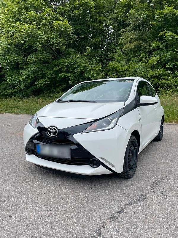 Weiß Gebraucht 2014 Toyota Aygo Kleinwagen | 4.000 € (Fairer Preis) - Bild 1/4