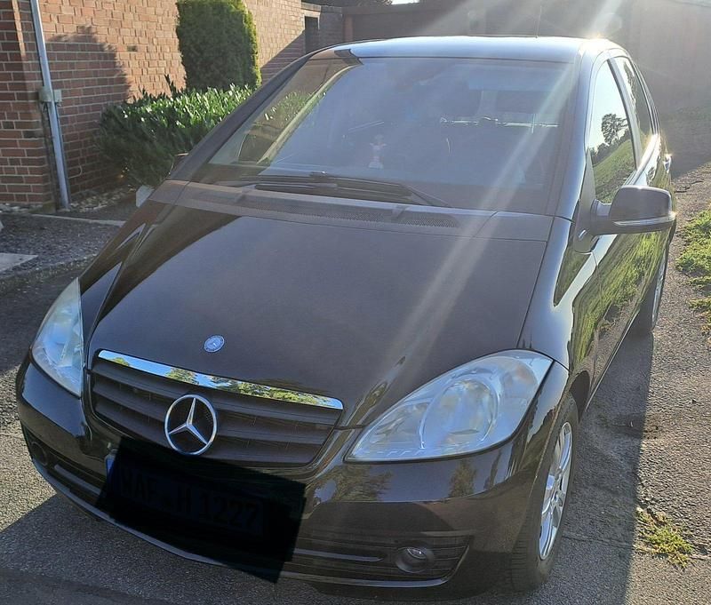 Schwarz Gebraucht 2009 Mercedes A150 Kleinwagen | 3.300 € (Fairer Preis) - Bild 1/4