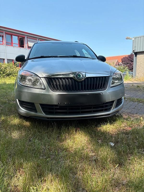 Silber Gebraucht 2012 Skoda Roomster Active Kombi | 3.400 € (Guter Preis) - Bild 1/4