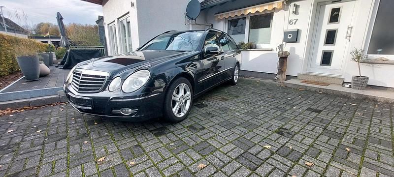 Schwarz Gebraucht 2006 Mercedes E280 Kombi | 3.990 € (Guter Preis) - Bild 1/4