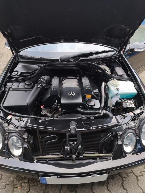 Gebraucht Mercedes CLK320 218 PS (160 kW) 2001 Schwarz Cabrio