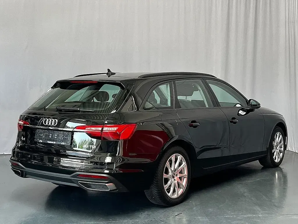 Gebraucht Audi A4 Ambiente 136 PS (100 kW) 2020 Schwarz Kombi