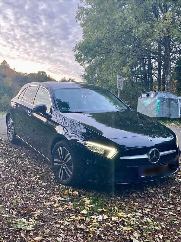 Schwarz Gebraucht 2021 Mercedes A180 Advanced Limousine | 22.900 € (Guter Preis) - Bild 1/4