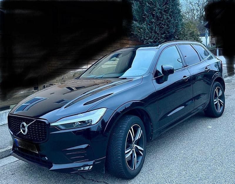 Gebraucht Volvo XC60 Momentum 197 PS (144 kW) 2020 Schwarz SUV