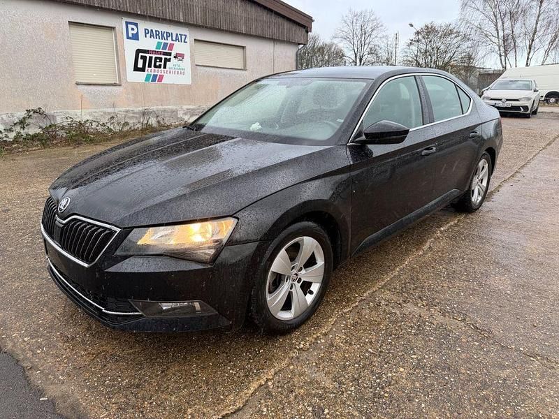 Gebraucht Skoda Superb Ambition 150 PS (110 kW) 2018 Schwarz Limousine