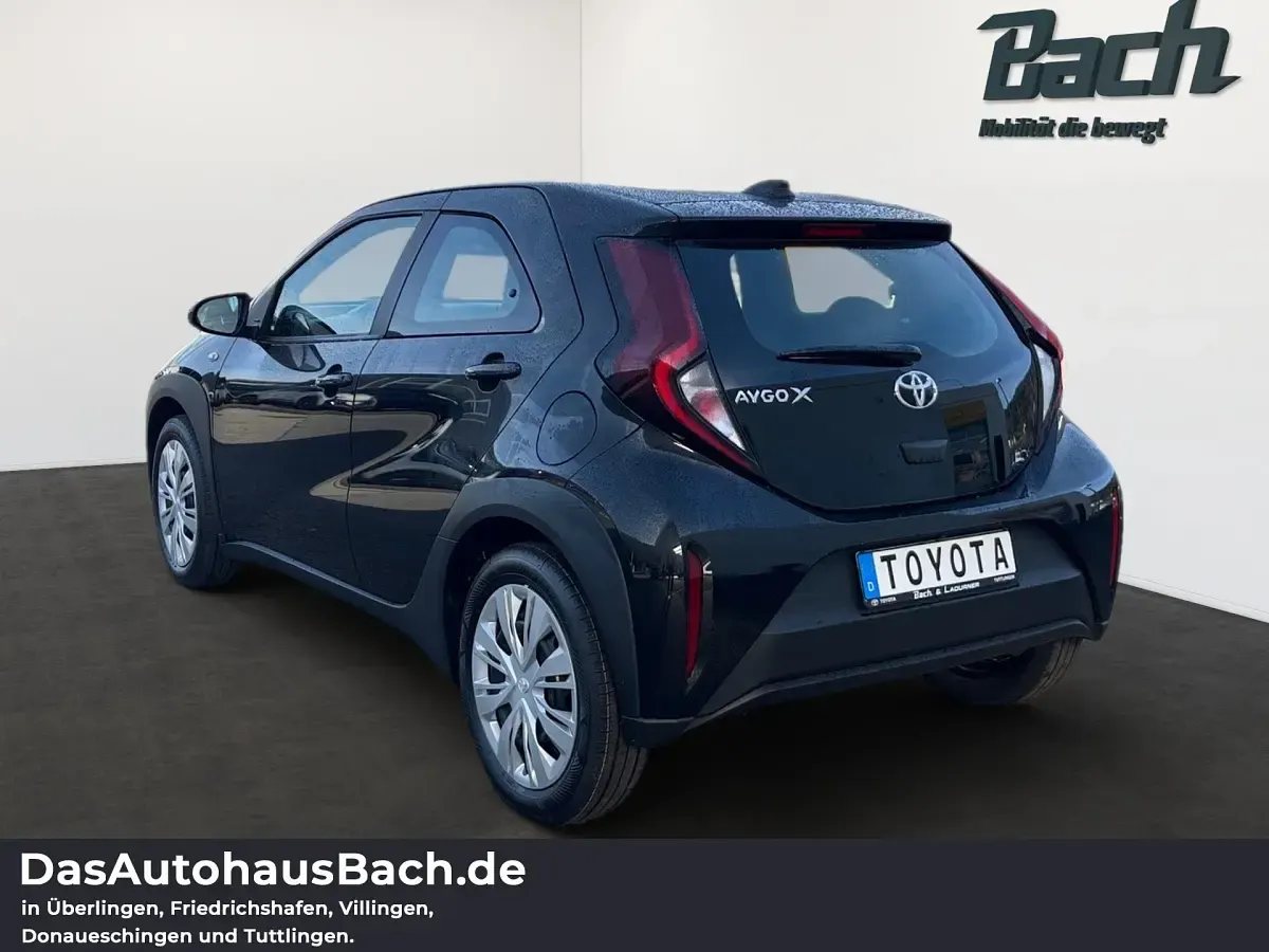 Gebraucht Toyota Aygo X Play 72 PS (52 kW) 2026 Mysticschwarz SUV