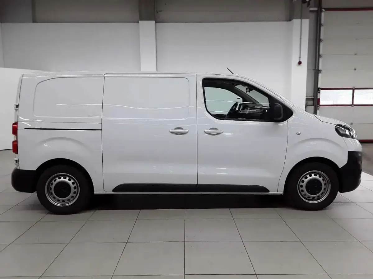 Gebraucht Opel Vivaro-e Combi Edition 144 PS (105 kW) 2024 Jade weiss Van / Kleinbus