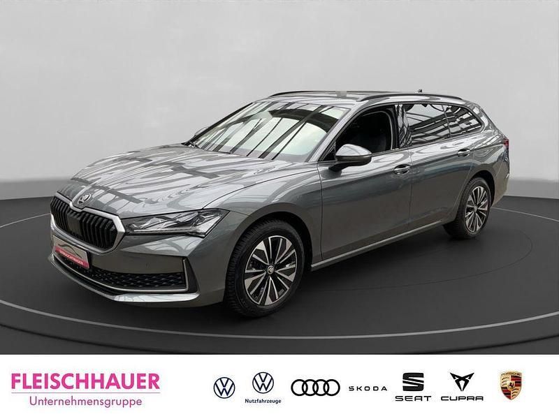 Grau Gebraucht 2024 Skoda Superb Selection Kombi | 34.980 € (Teuer) - Bild 1/4