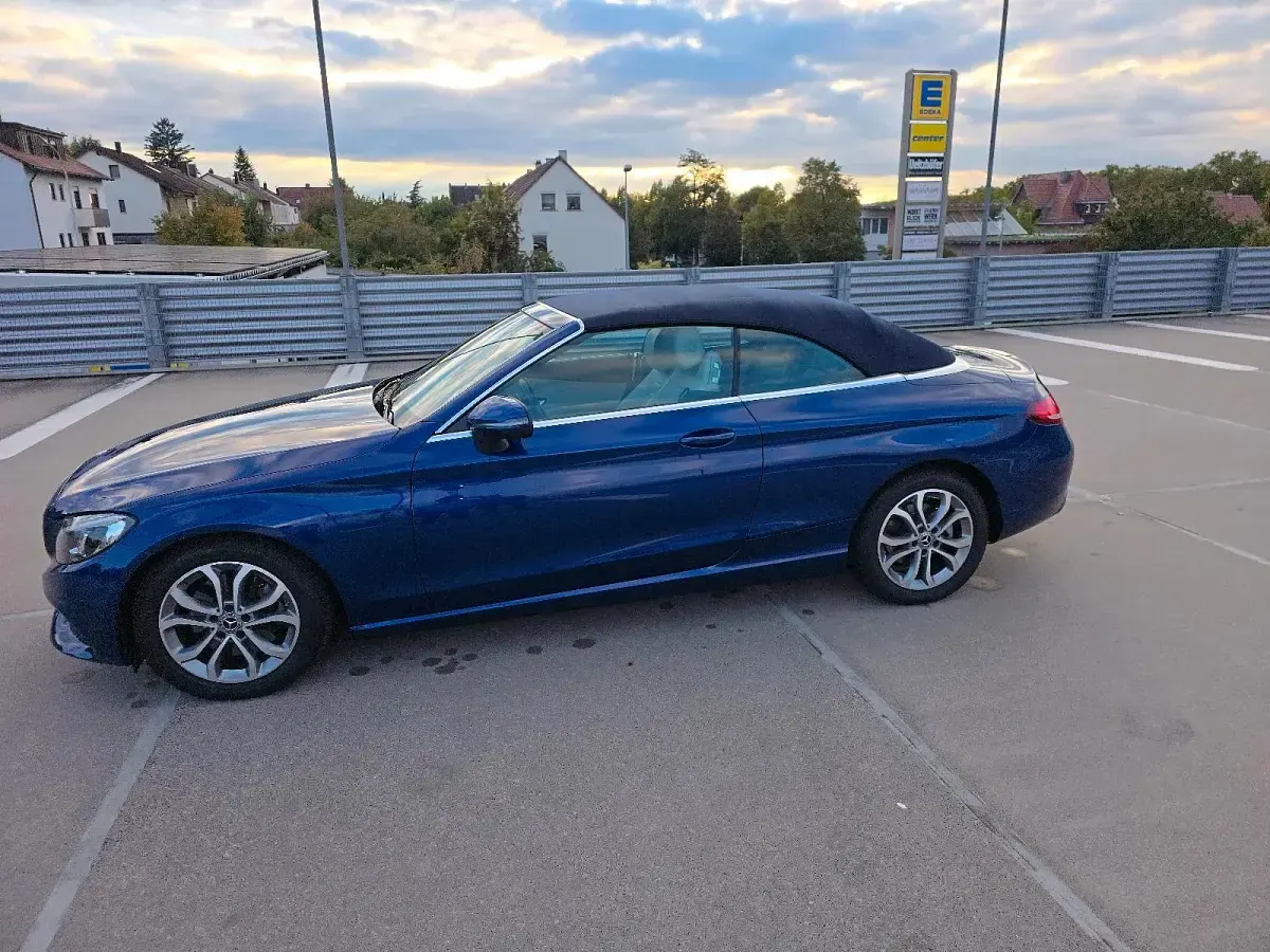 Gebraucht Mercedes C250 200 PS (147 kW) 2017 Blau Cabrio