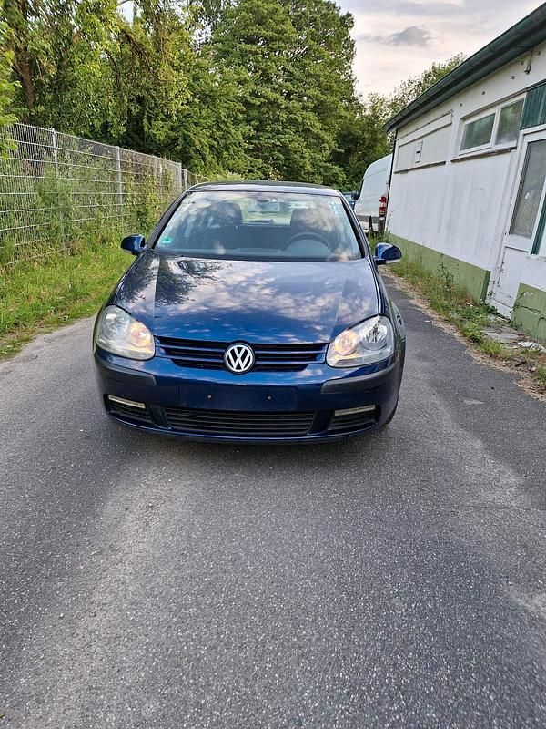 Blau Gebraucht 2004 VW Golf IV Limousine | 2.999 € (Etwas zu teuer) - Bild 1/4