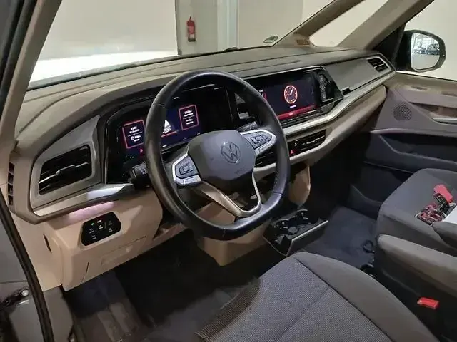 Gebraucht VW Multivan Edition 150 PS (110 kW) 2024 Grau Van / Kleinbus