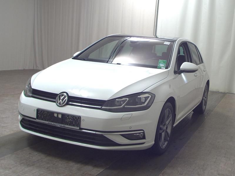 Gebraucht VW Golf VII Highline 150 PS (110 kW) 2019 Pure white