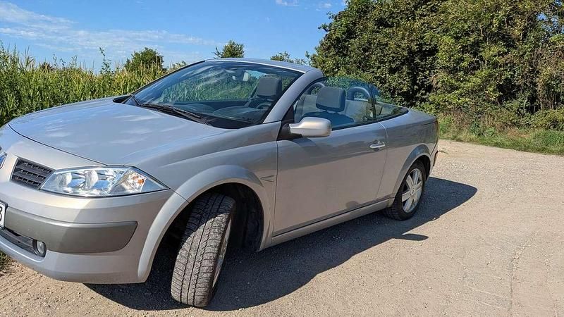 Beige Gebraucht 2004 Renault Mégane Cabriolet Dynamique Cabrio | 2.300 € (Fairer Preis) - Bild 1/4