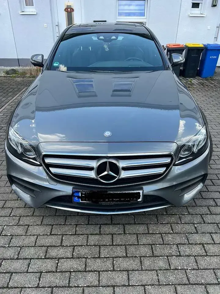 Gebraucht Mercedes E220 194 PS (142 kW) 2016 Grau Limousine