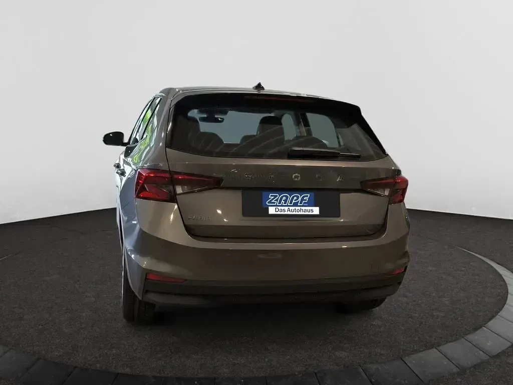 Neu Skoda Fabia Essence 80 PS (58 kW) 2026 Grau Kleinwagen