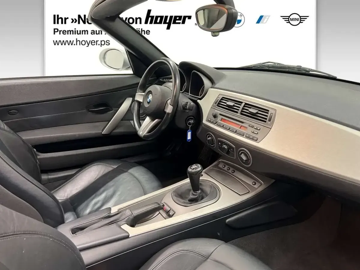Gebraucht BMW Z4 Sport Line 192 PS (141 kW) 2003 Titansilber Cabrio
