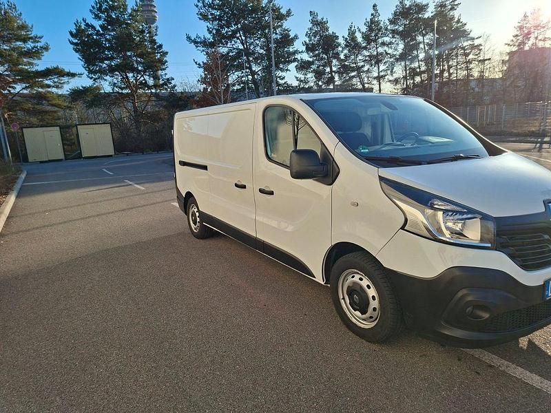 Gebraucht Renault Trafic 144 PS (105 kW) 2019 Weiß Van / Kleinbus