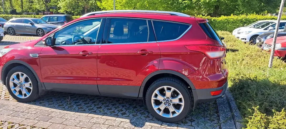Gebraucht Ford Kuga 150 PS (110 kW) 2015 Rot SUV