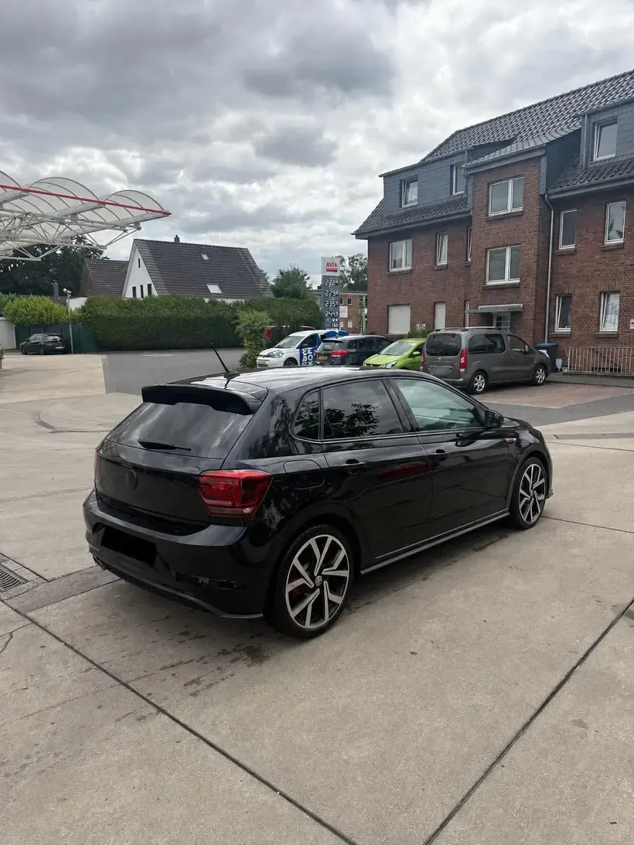 Gebraucht VW Polo Beats 200 PS (147 kW) 2019 Schwarz Kleinwagen
