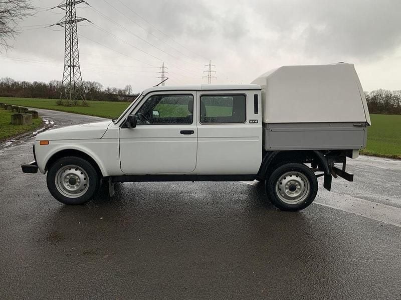 Gebraucht Lada niva 83 PS (61 kW) 2021 Weiß SUV