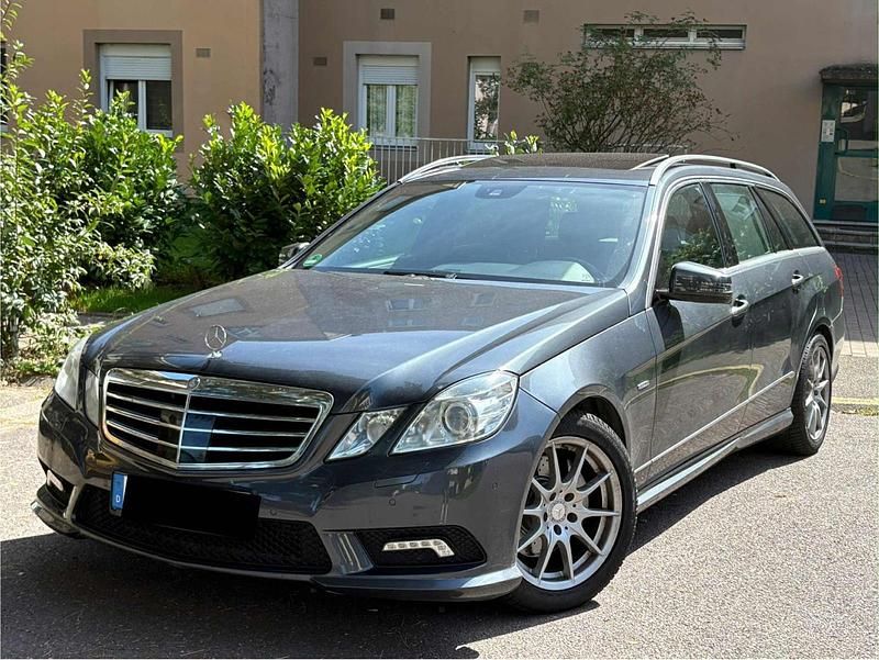 Gebraucht 2011 Mercedes E250 AMG Kombi | 11.850 € (Superpreis) - Bild 1/4