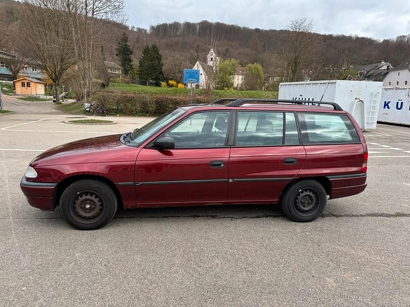 Second-hand Opel Astra 60 CP (44 kW) 1996 Mov Break