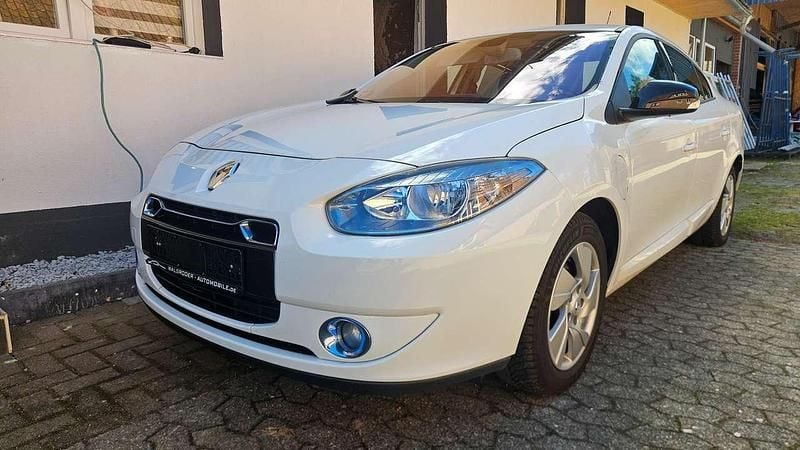 Gebraucht Renault Fluence Dynamique 69 kW (95 PS) 2012 Gletscherweiss Limousine