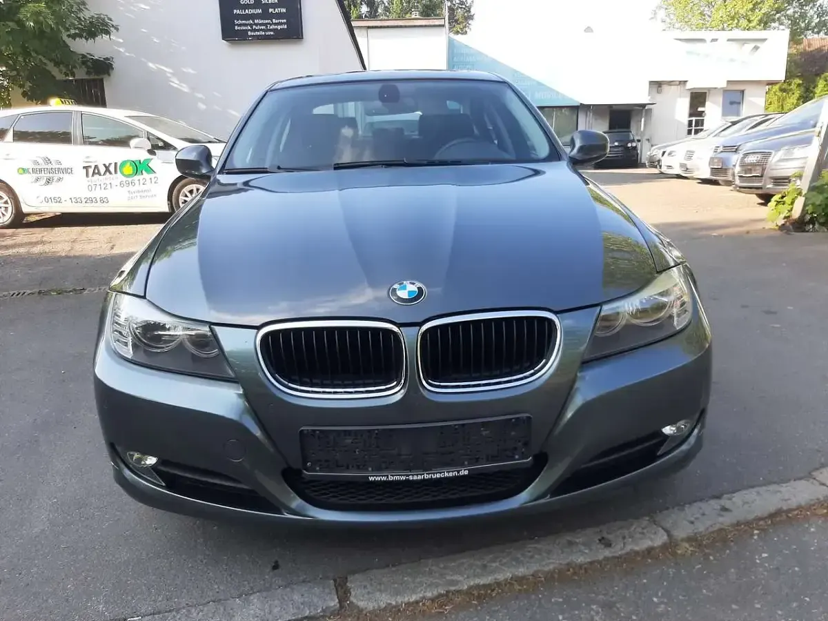 Używany BMW 320 170 KM (125 kW) 2009 Zielony Sedan/Limuzyna
