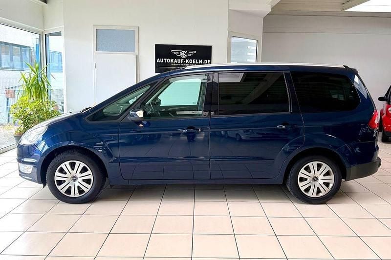 Gebraucht Ford Galaxy Trend 145 PS (106 kW) 2010 Blau Van / Kleinbus