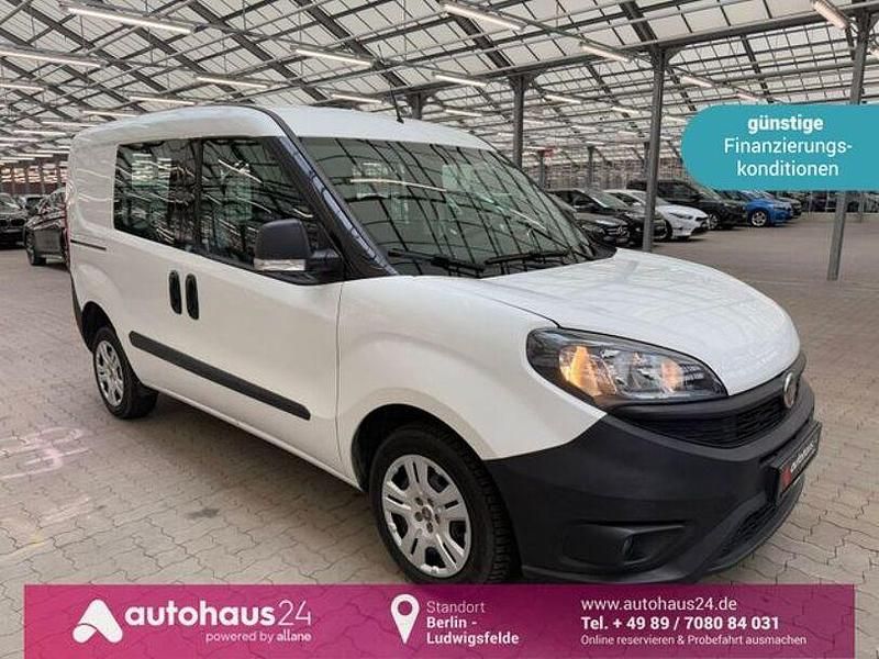 Grau Gebraucht 2020 Fiat Doblò Van / Kleinbus | 12.990 € (Fairer Preis) - Bild 1/4