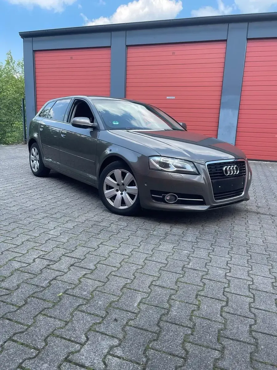 Gebraucht Audi A3 105 PS (77 kW) 2012 Braun Kleinwagen